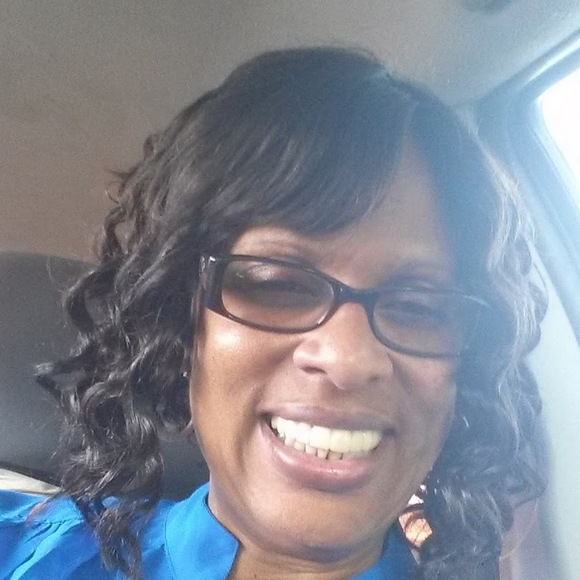 Meet your Posher, Tanya - Picture 1 of 1